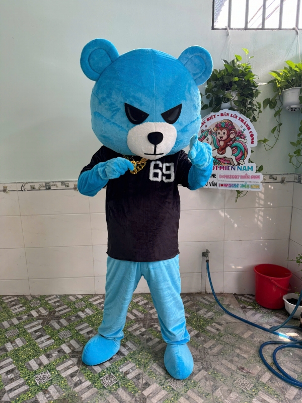 GẤU NGẦU QUÁN BAR 69