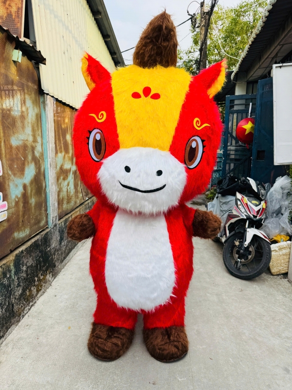 NGỰA ĐỎ LÔNG DÀI