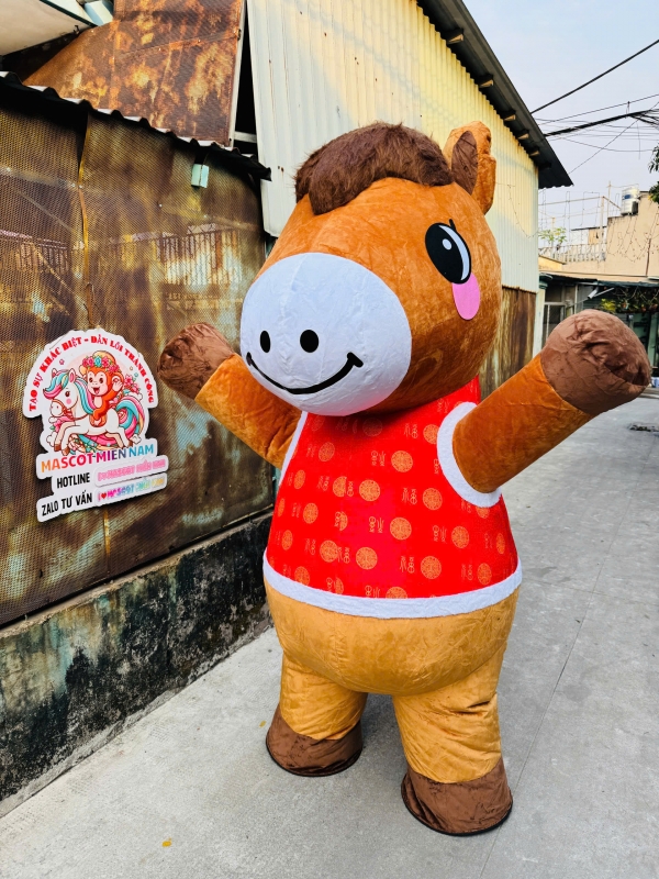 NGỰA NÂU ÁO TẾT